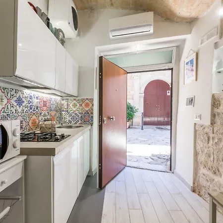 San Nicola Old Town Casatuabari *